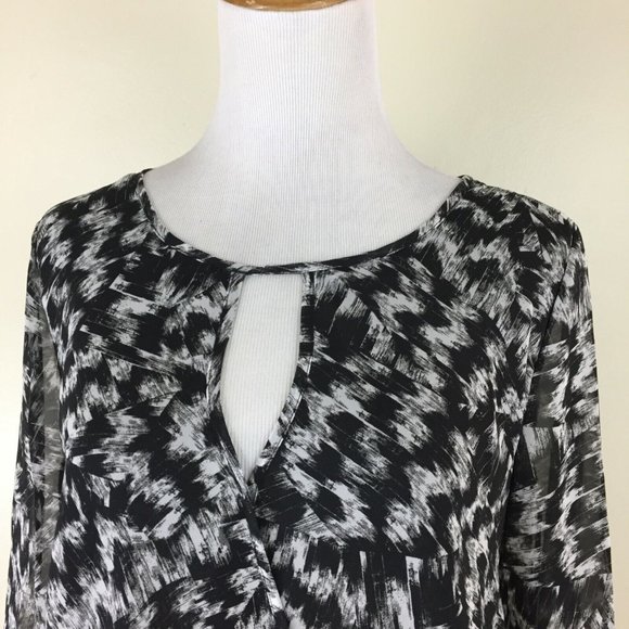 Vince Camuto black white print keyhole faux wrap blouse shirt top Women's XS - Picture 2 of 8